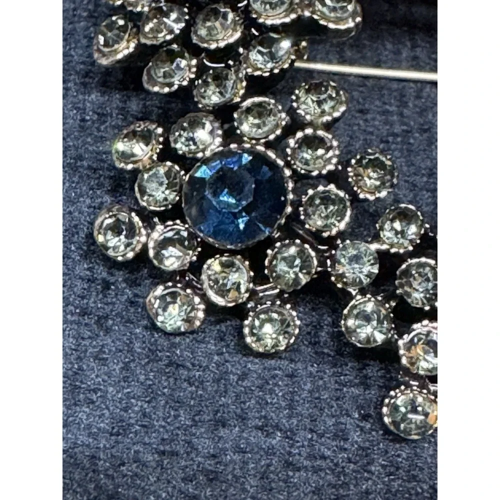 Vintage Rhinestone Wreath Brooch Multicolor Pastel Crystal‎ Floral Circle Pin